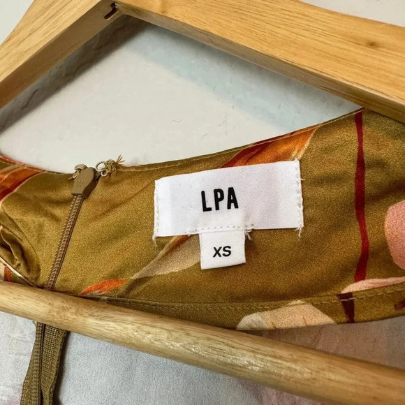 LPA Womens Mini Dress Size XS Brown Floral Short Sleeves V-Neck Revolve Chic - Picture 3 of 11